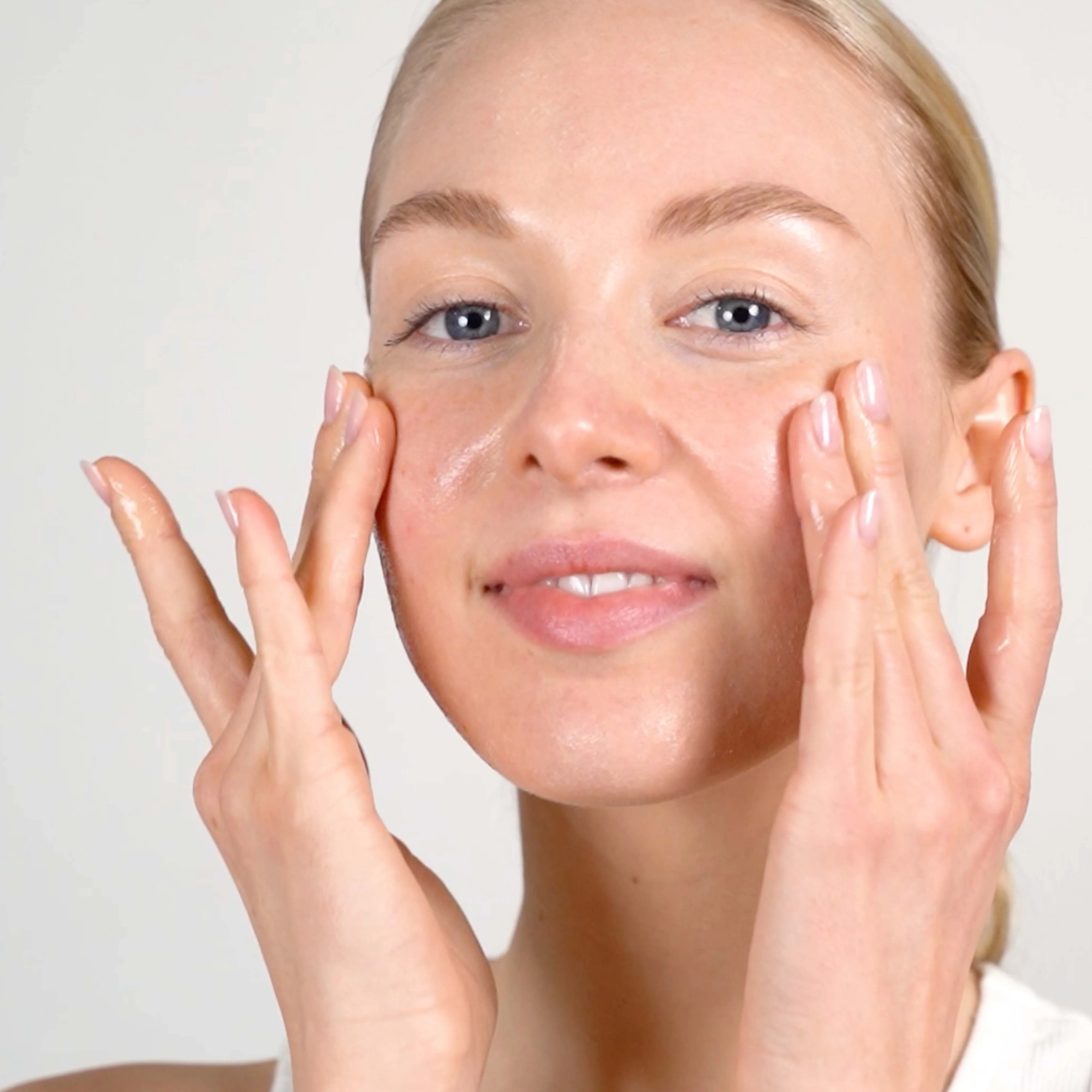 Botanical Exfoliating Scrub - Image 5