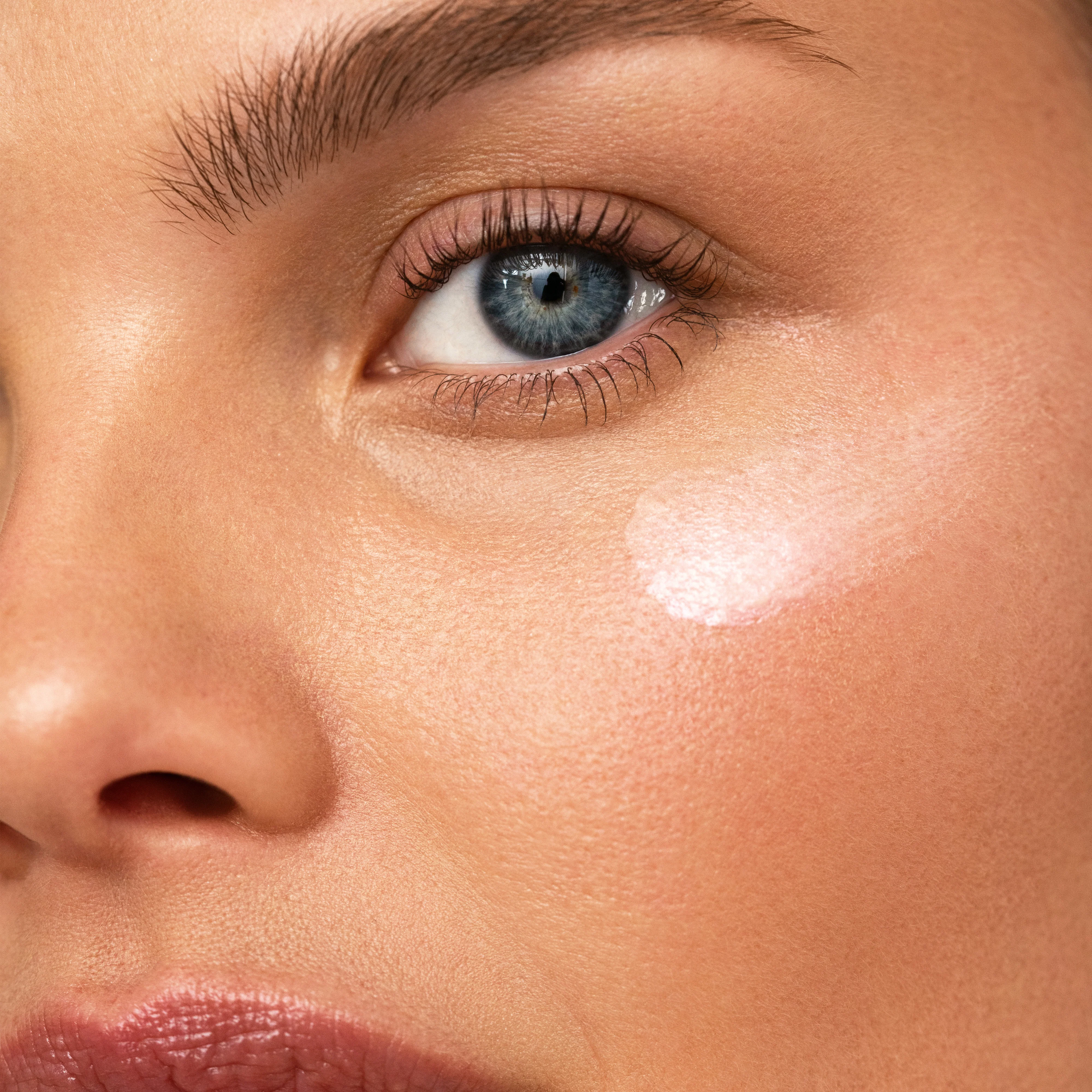 Brightening Eye Serum - Image 4