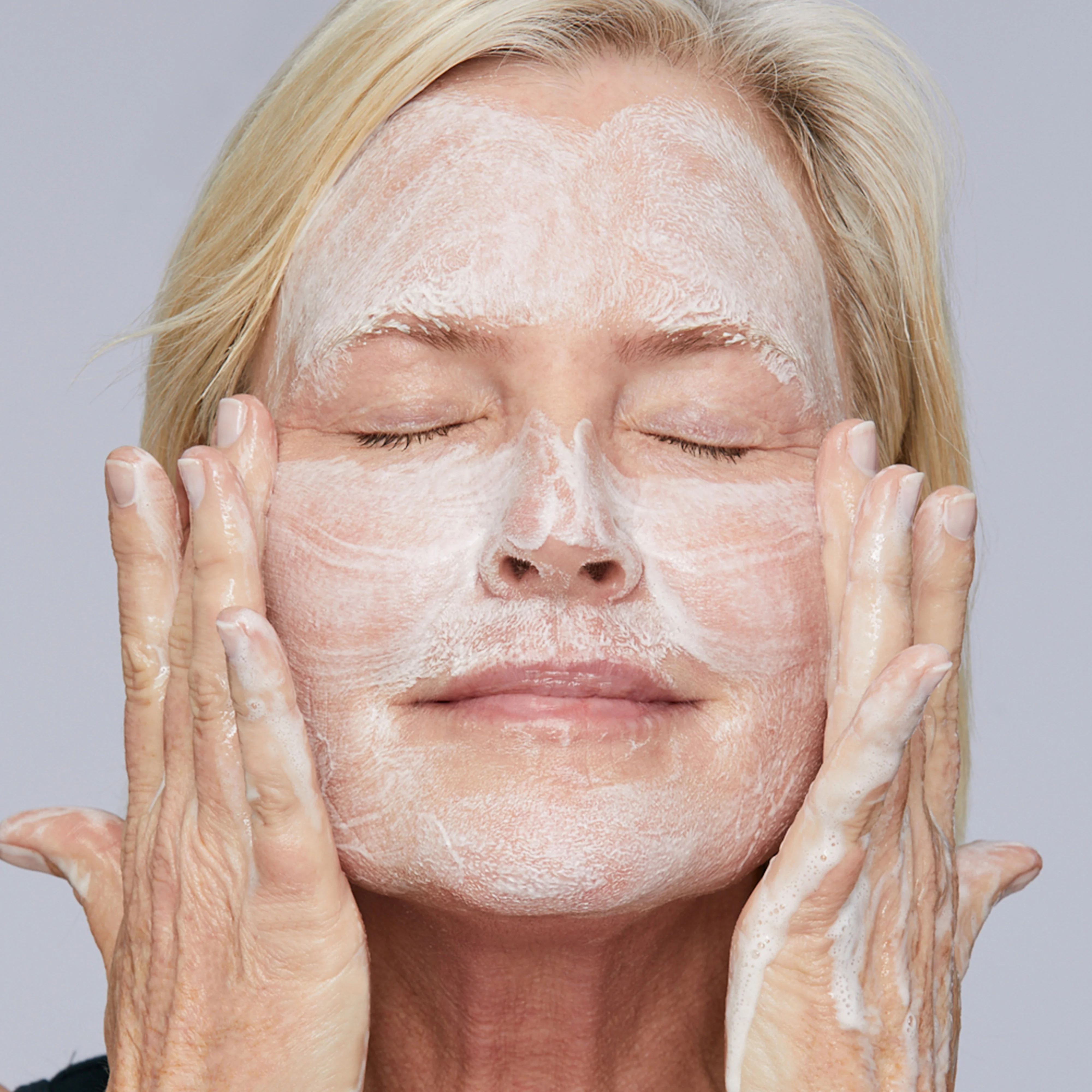 Glycolic Foaming Cleanser - Image 5